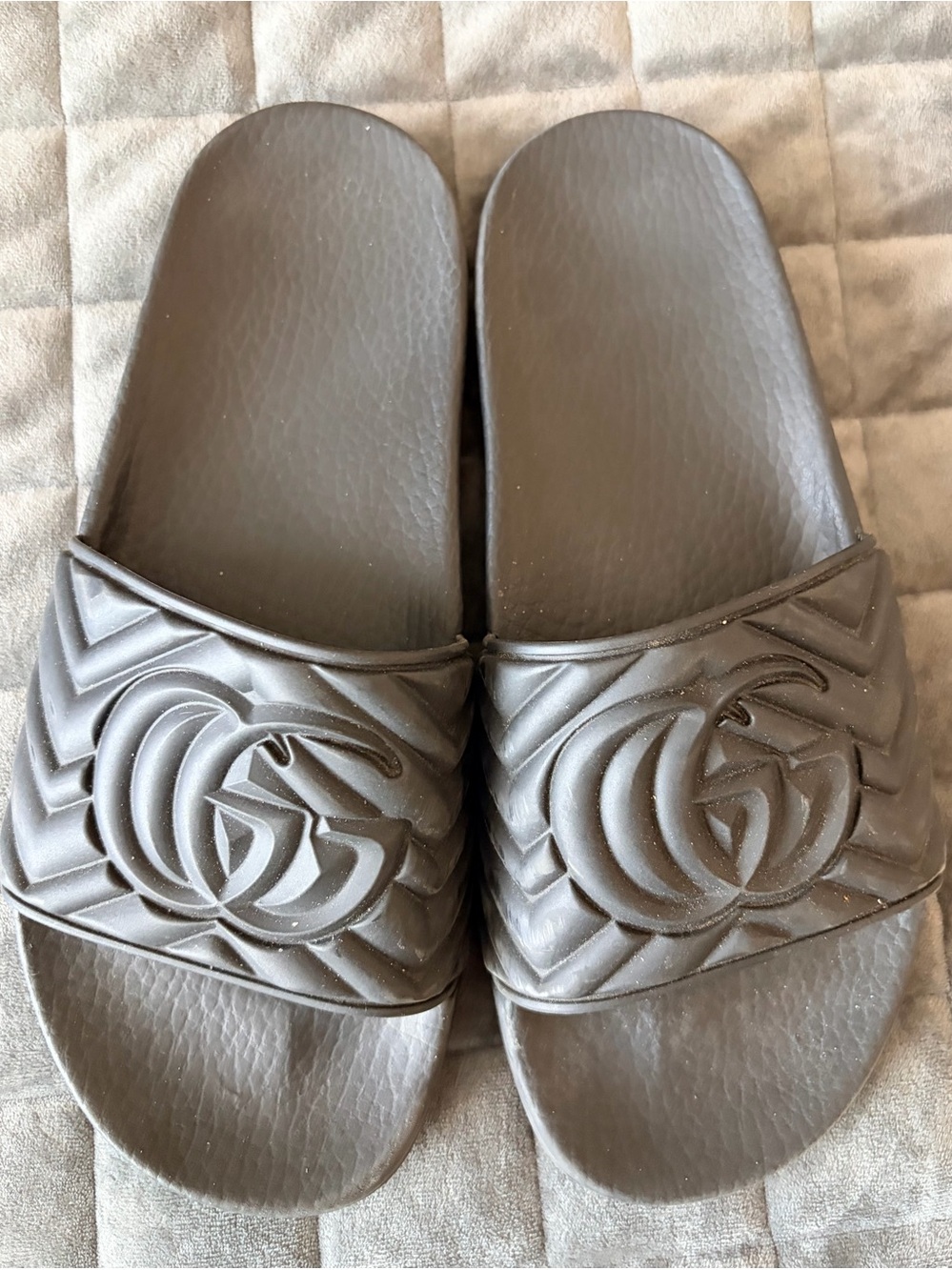 Authentic Gucci Matelasse Black Slides Size 39 (US Women’s 9) Great Condition